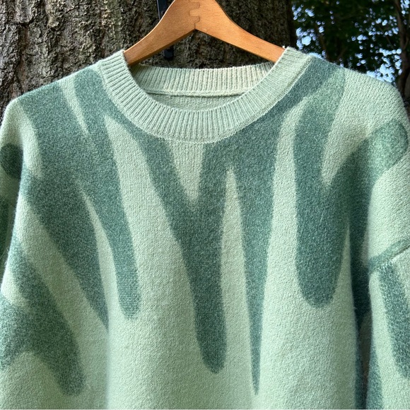 Spray Paint Sweater - Picture 5 of 6